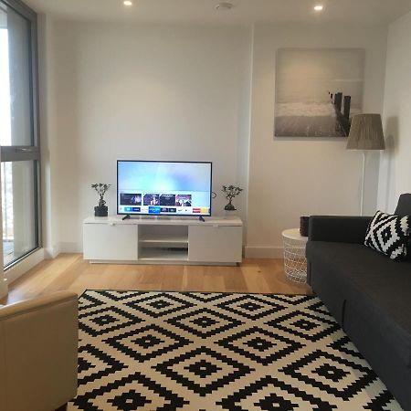 Luxurious Serviced Apartment In Croydon Exterior photo