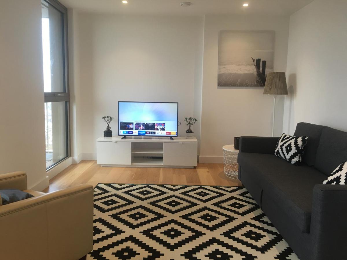 Luxurious Serviced Apartment In Croydon Exterior photo
